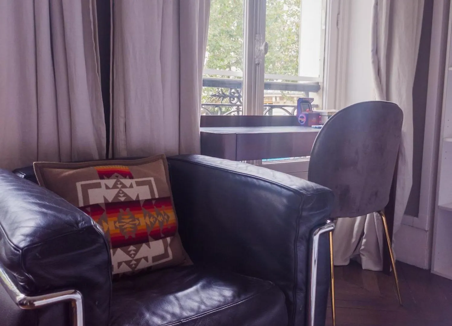 Pic De Notre Dame, Charming Suites Paris 0*,