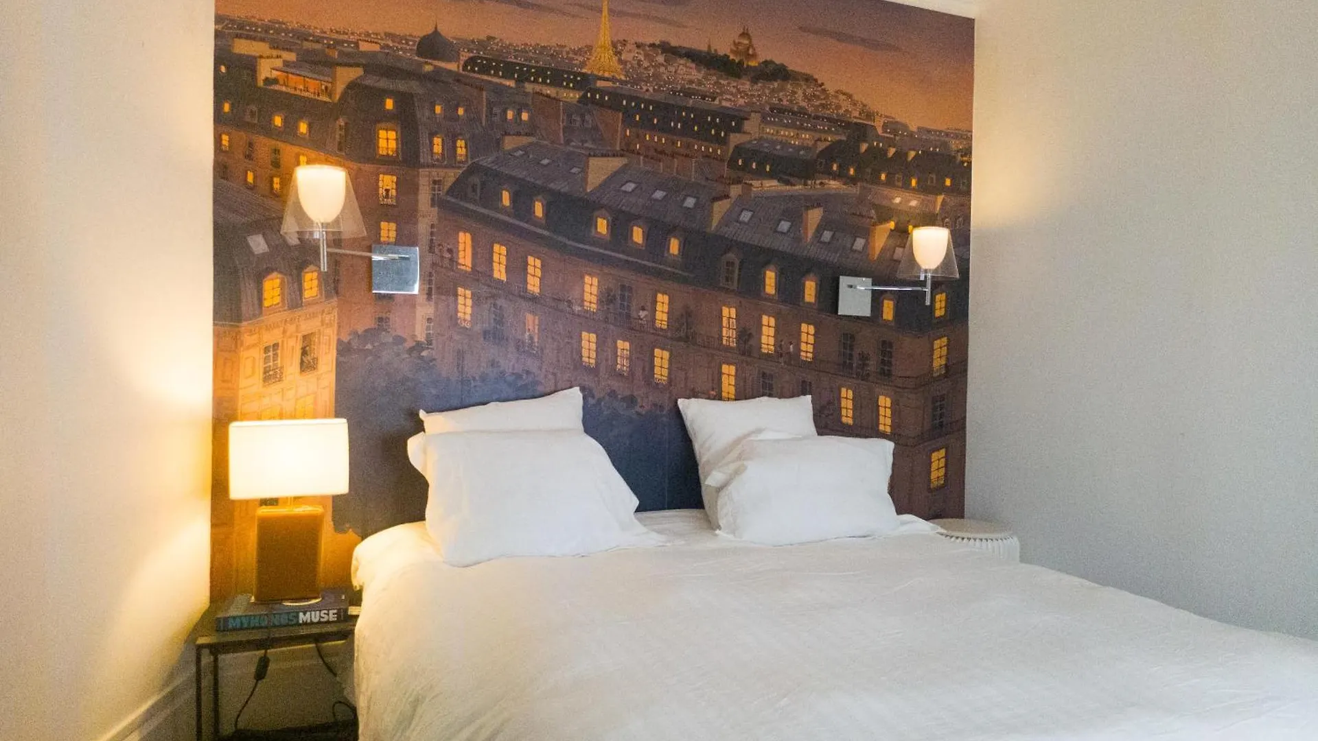 Pic De Notre Dame, Charming Suites Paris Apartment
