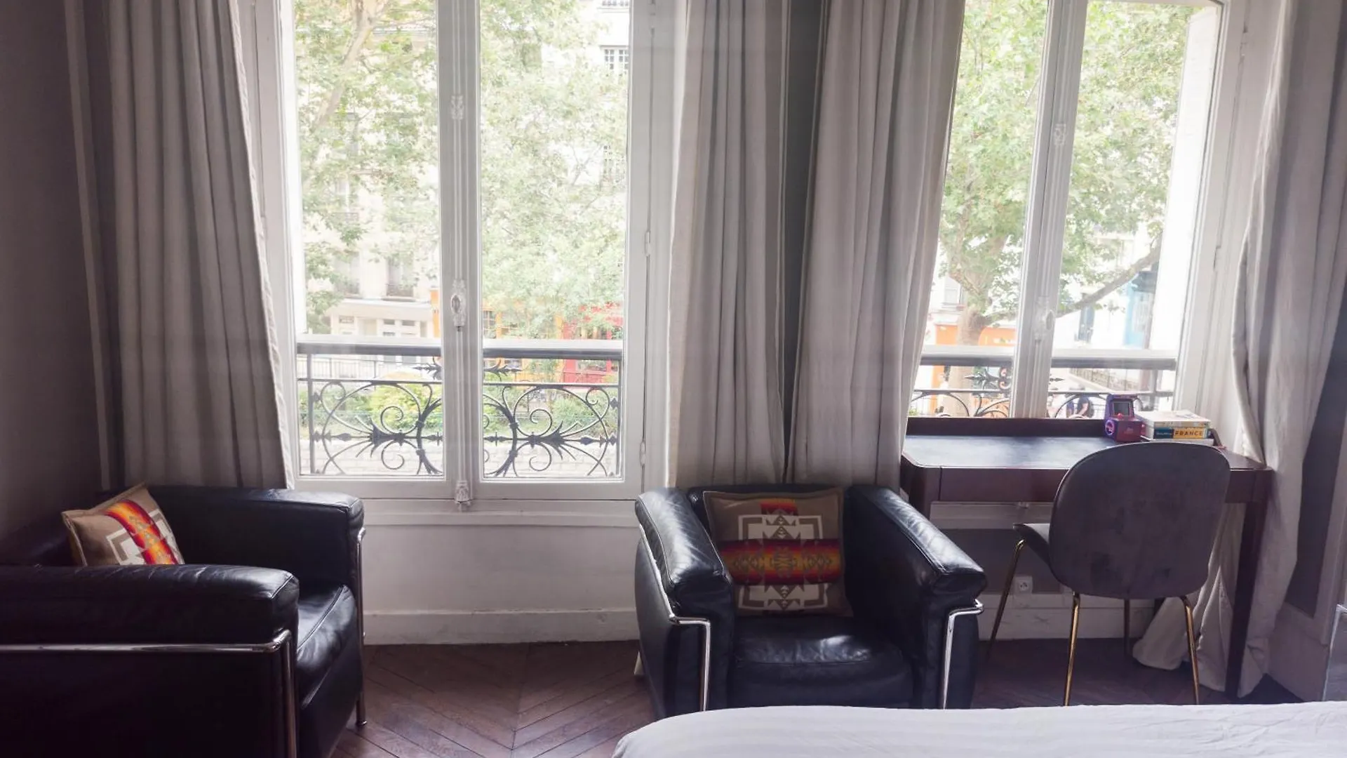 Pic De Notre Dame, Charming Suites パリ