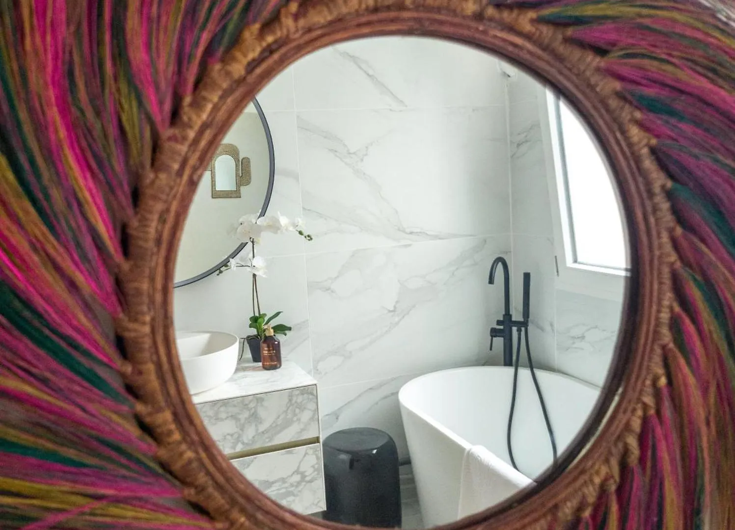 Pic De Notre Dame, Charming Suites Paris Apartment